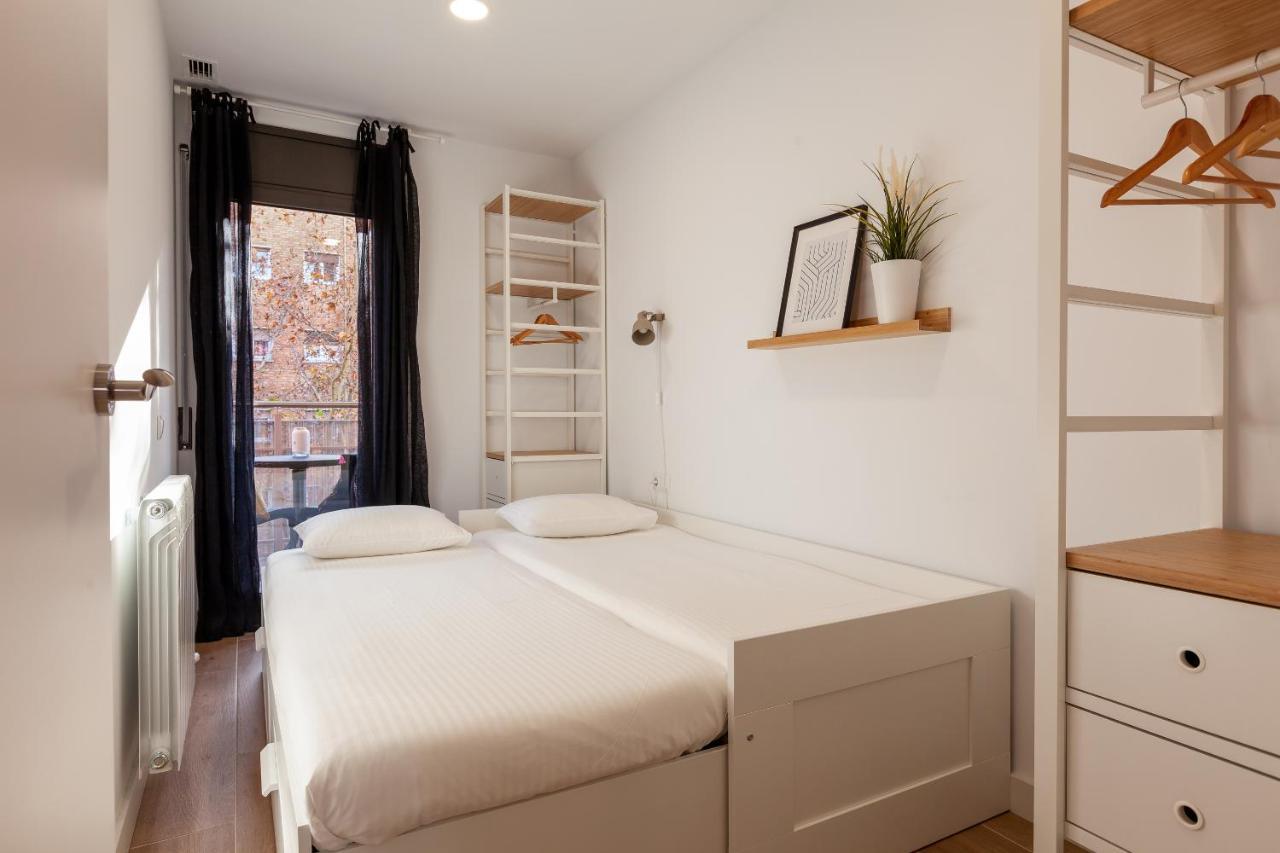 Mediterranean Barcelona Apartments Bagian luar foto