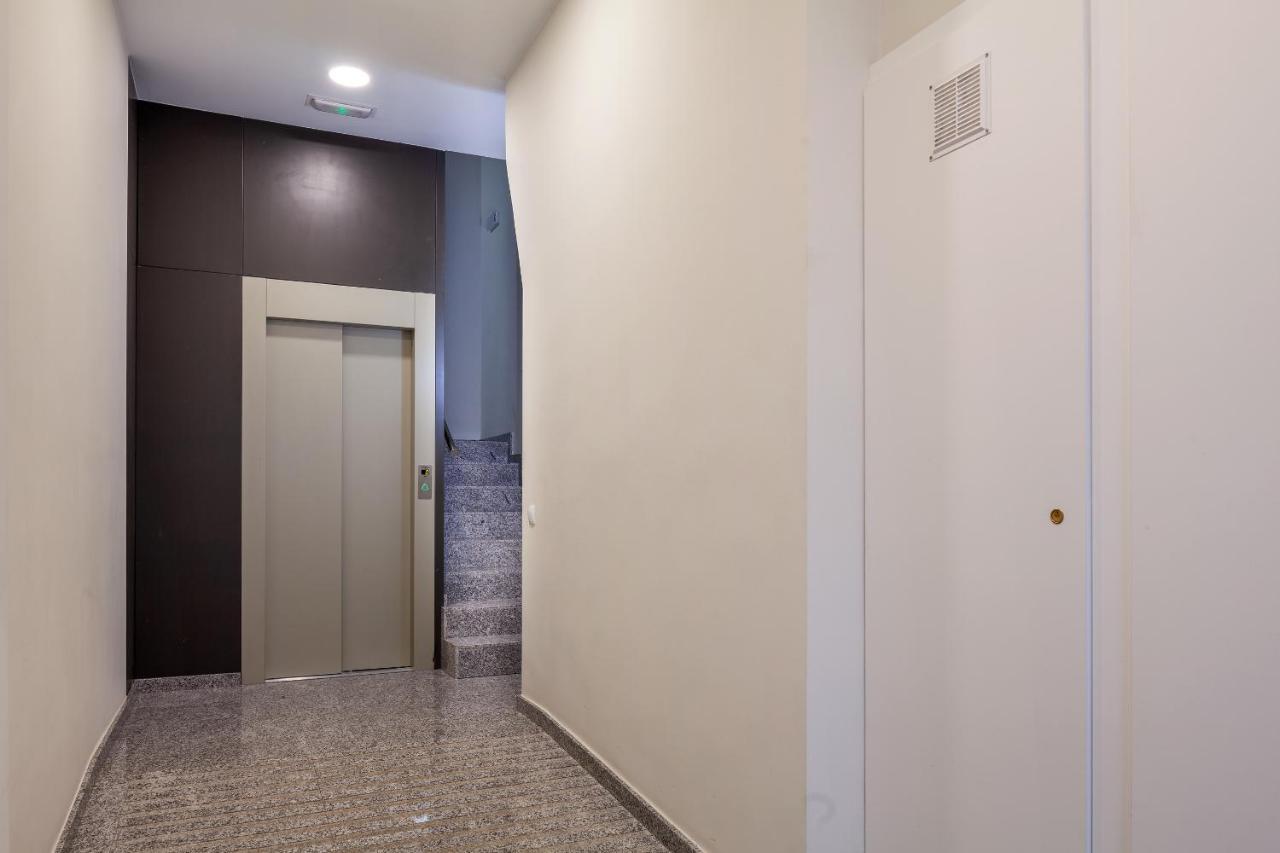 Mediterranean Barcelona Apartments Bagian luar foto