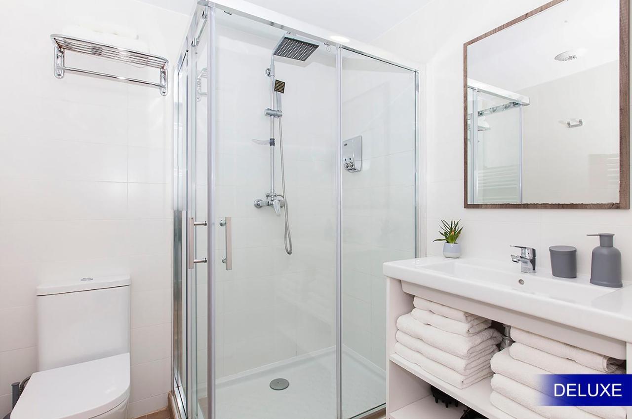 Mediterranean Barcelona Apartments Bagian luar foto