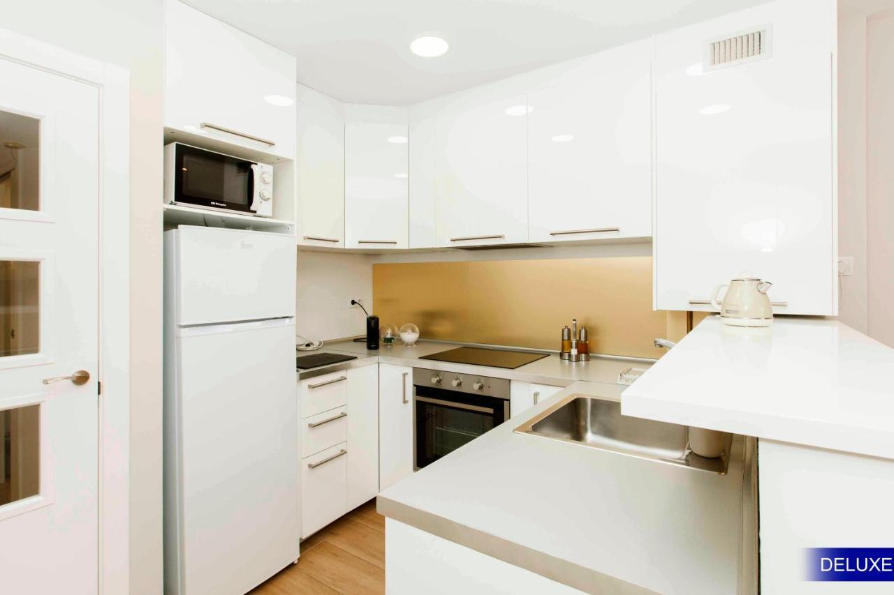 Mediterranean Barcelona Apartments Bagian luar foto