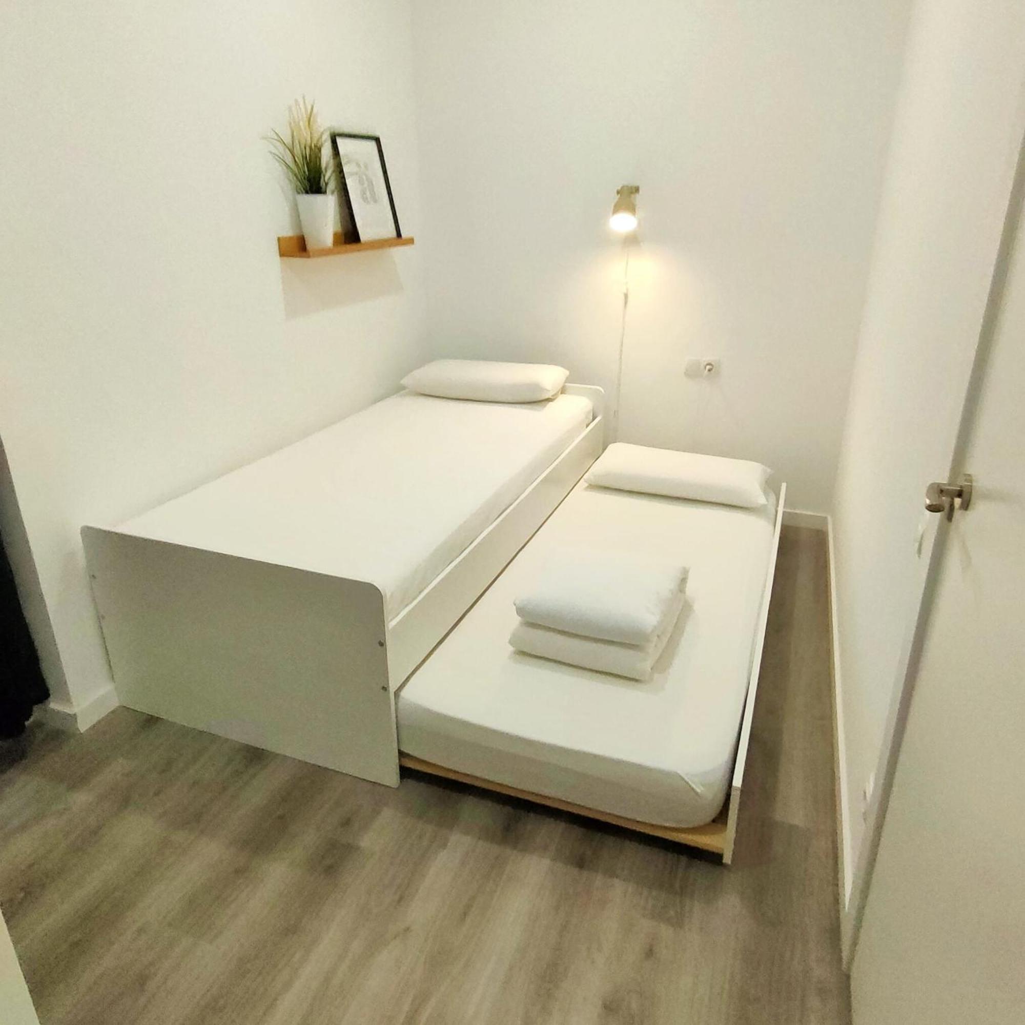 Mediterranean Barcelona Apartments Bagian luar foto