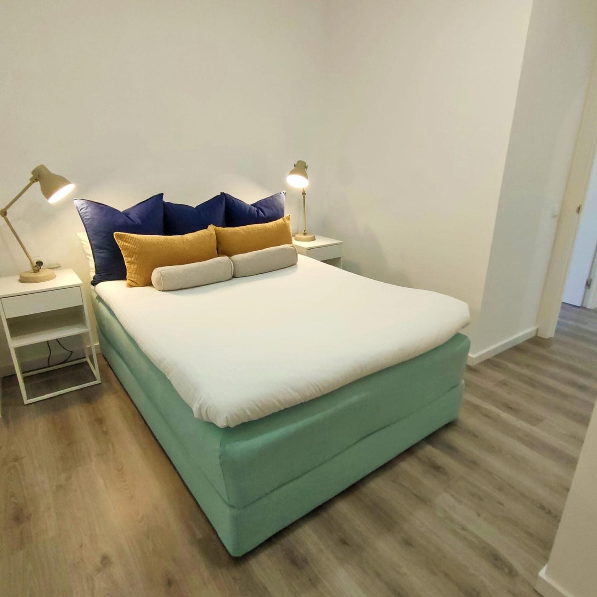 Mediterranean Barcelona Apartments Bagian luar foto