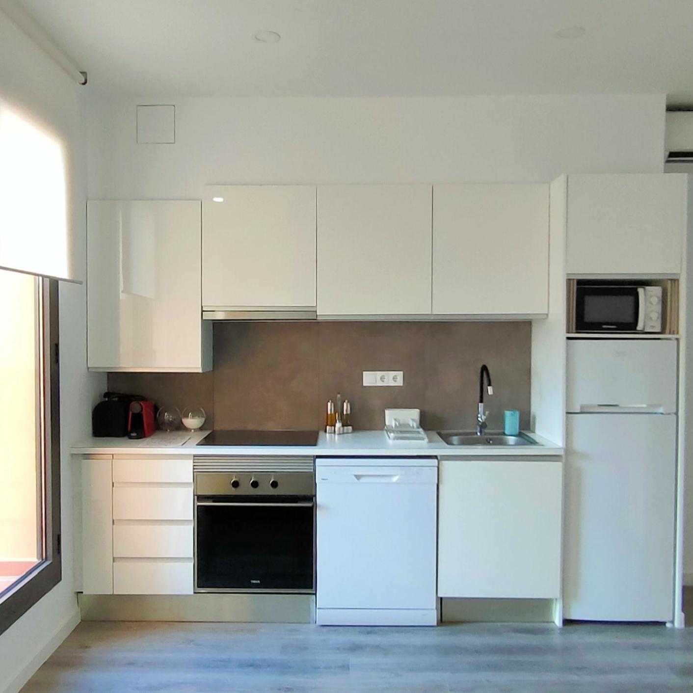 Mediterranean Barcelona Apartments Bagian luar foto