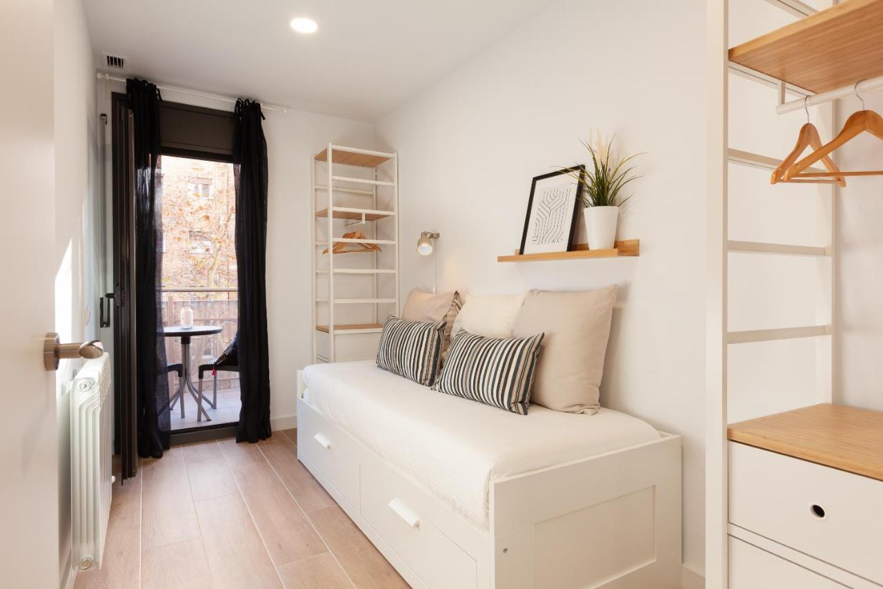 Mediterranean Barcelona Apartments Bagian luar foto